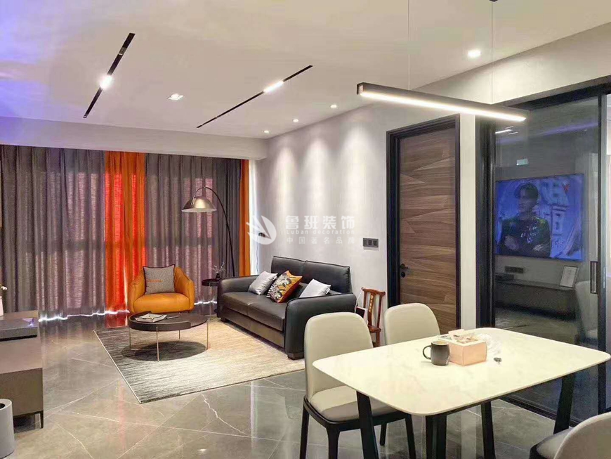 西安(ān)魯班裝(zhuāng)飾東新(xīn)花(huā)園160平米現代輕奢實景客餐廳設計實景